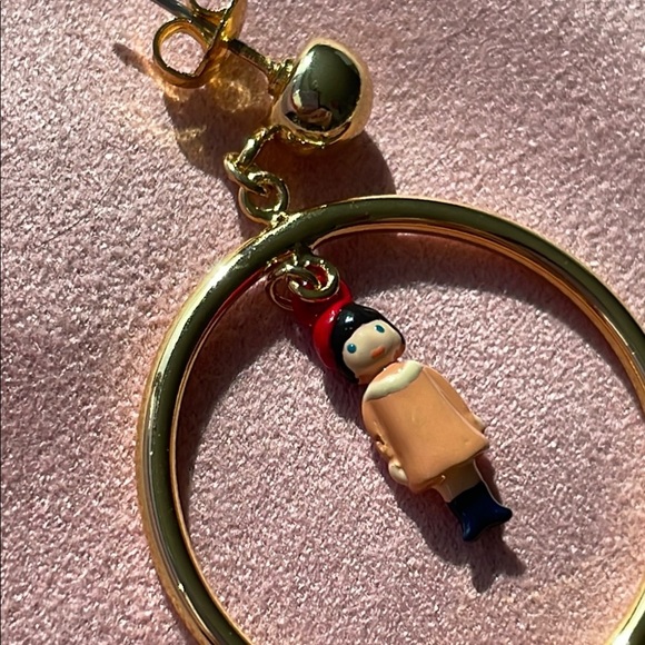 Les NEREIDES dog 🐕 Gold and Red Earrings with Playful Hoops - Picture 5 of 5